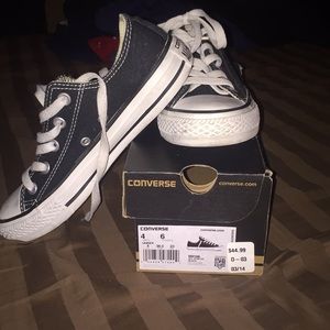 Converse black and white low tops